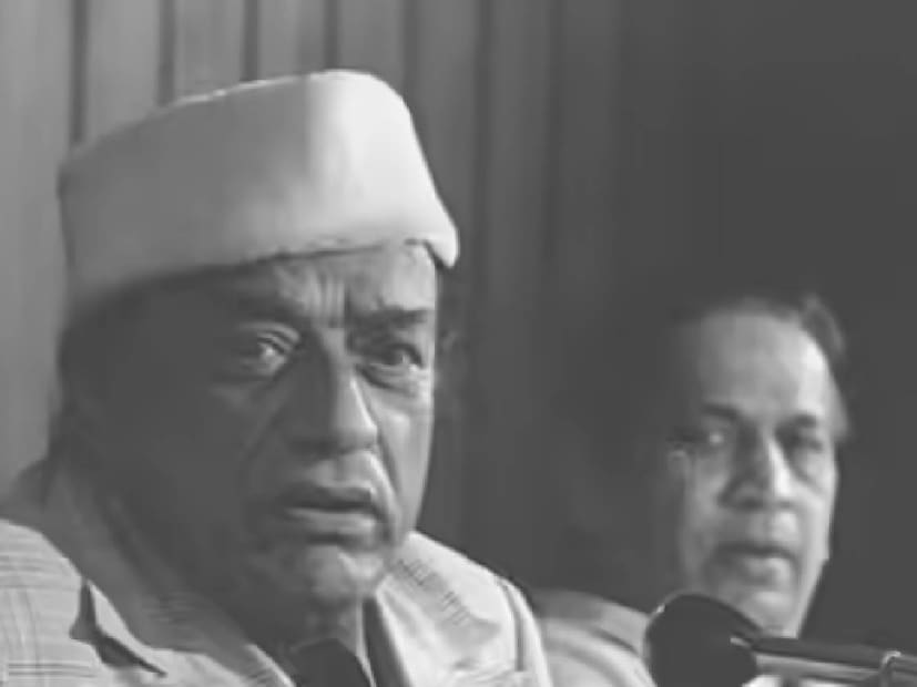ഡോക്‌ടർ കോത്തനീസ് കി അമർ കഹാനി (1946), 'ഝനക്ക്‌ ഝനക്ക്‌ പായൽ ബാജേ' (1955), 'ദോ ആംഖേൻ ബാരാ ഹാഥ്' (1957) തുടങ്ങിയ സിനിമകൾ ശാന്താറാമിന്റെ എടുത്തുപറയത്തക്ക സിനിമകളായിരുന്നു. കരിയറിൽ ഫിലിംഫെയർ പുരസ്കാരം, ഗോൾഡൻ ഗ്ലോബ്, ദേശീയ പുരസ്കാരം, രണ്ടു ബെർലിൻ അന്താരാഷ്ട്ര ചലച്ചിത്ര മേളാ പുരസ്‌കാരങ്ങൾ എന്നിവ അദ്ദേഹം സ്വന്തമാക്കി. സിനിമയിൽ വലിയ നേട്ടങ്ങൾ കയ്യെത്തിപിടിച്ച ശാന്താറാമിന്റെ വ്യക്തിജീവിതം കലുഷിതമായിരുന്നു 