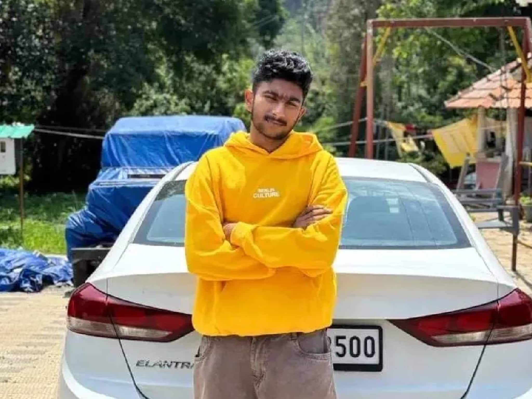 രോഗിയുമായി പോയ ആംബുലൻസും സ്കൂട്ടറും കൂട്ടിയിടിച്ച് ഹോട്ടൽ ജീവനക്കാരനായ 20 -കാരൻ മരിച്ചു