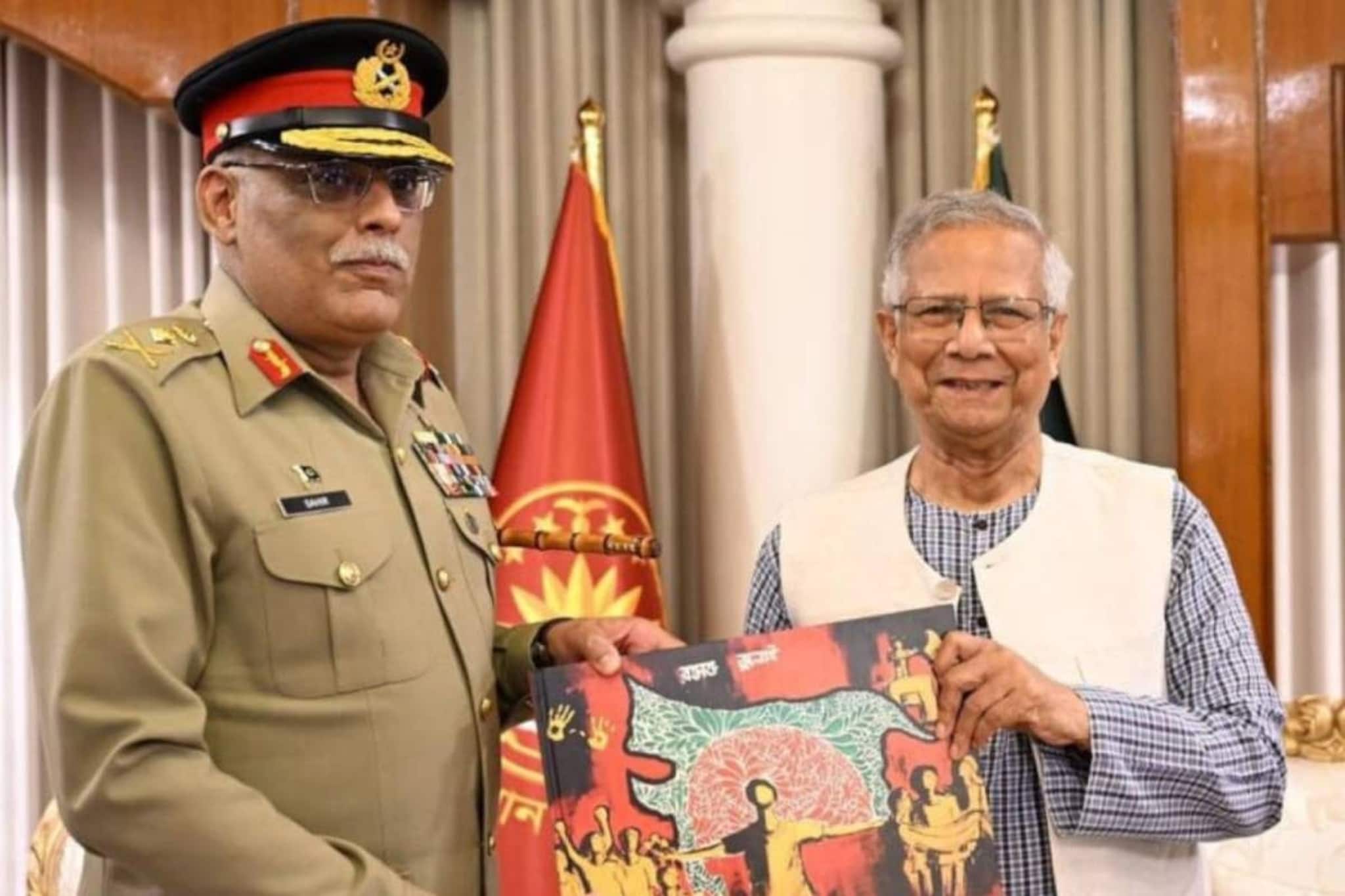 ഇന്ത്യയുടെ വടക്കുകിഴക്കന് സംസ്ഥാനങ്ങൾ ചേർത്ത ബംഗ്ലാദേശ് ഭൂപടം പാകിസ്ഥാന് ജനറലിന് സമ്മാനിച്ച് മുഹമ്മദ് യൂനസ് ഇന്ത്യയുടെ വടക്കുകിഴക്കന് സംസ്ഥാനങ്ങൾ ചേർത്ത ബംഗ്ലാദേശ് ഭൂപടം പാകിസ്ഥാന് ജനറലിന് സമ്മാനിച്ച് മുഹമ്മദ് യൂനസ്