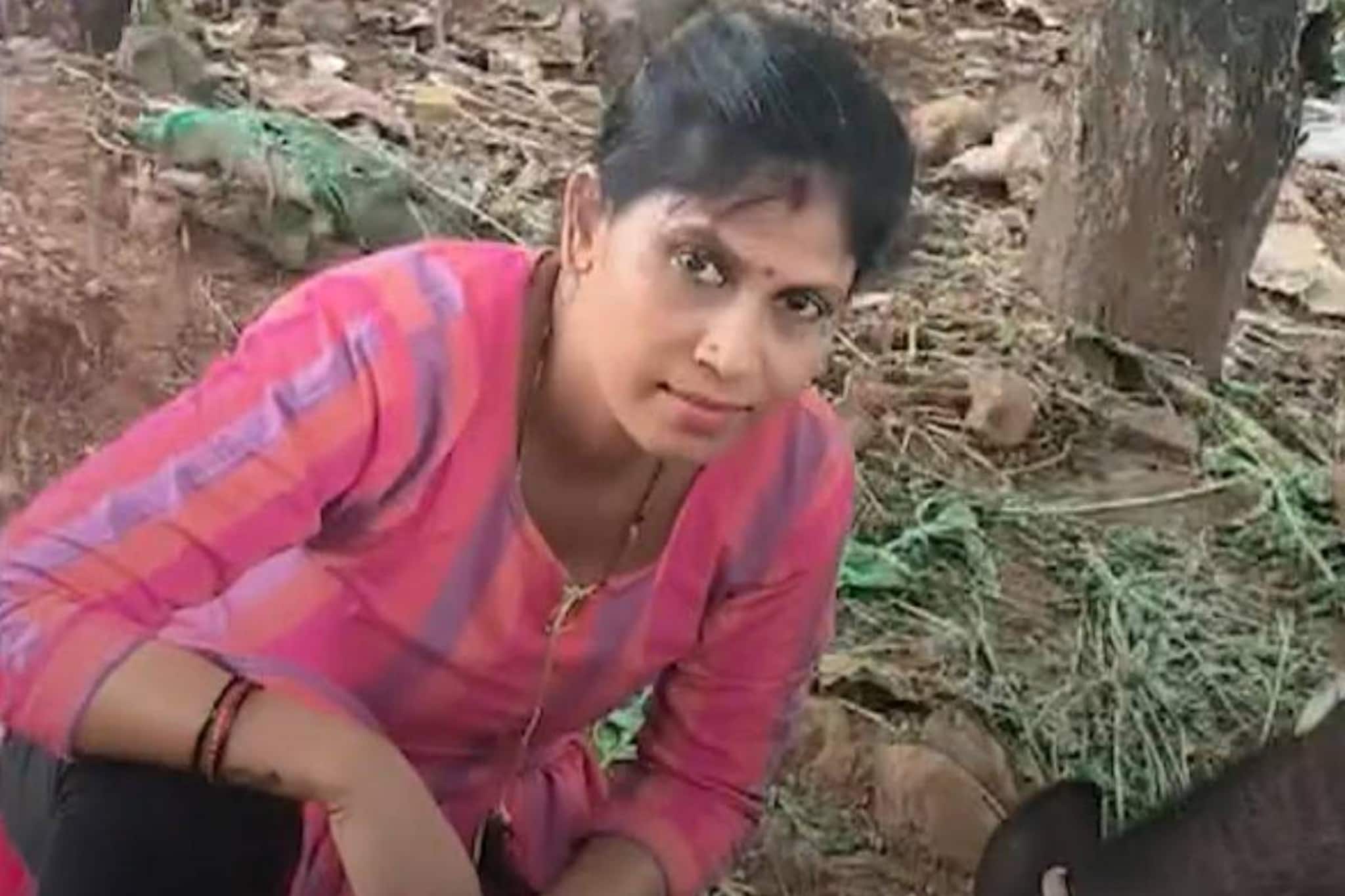 ഉറക്കമുണര്ന്നപ്പോള് മകളുടെ മുറിയിൽ കാമുകനും 4 ആൺ സുഹൃത്തുക്കളും; അമ്മയെ കഴുത്തുഞെരിച്ച് കൊലപ്പെടുത്തി കെട്ടിത്തൂക്കി ഉറക്കമുണര്ന്നപ്പോള് മകളുടെ മുറിയിൽ കാമുകനും 4 ആൺ സുഹൃത്തുക്കളും; അമ്മയെ കഴുത്തുഞെരിച്ച് കൊലപ്പെടുത്തി കെട്ടിത്തൂക്കി