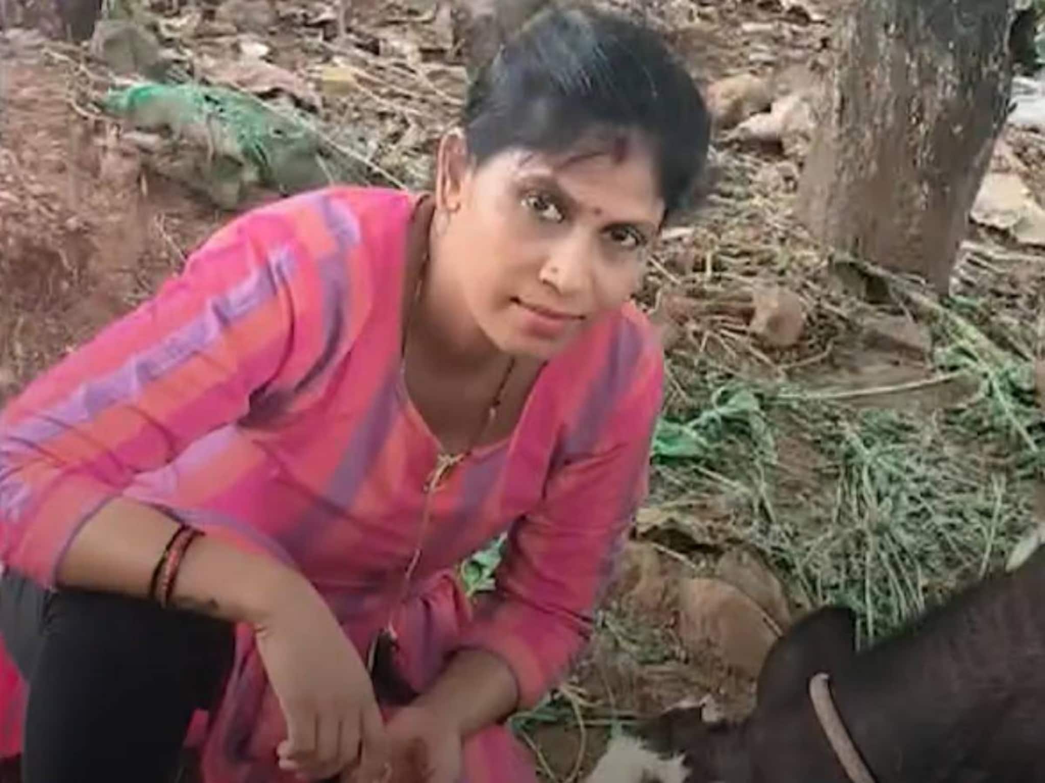 ഉറക്കമുണര്‍‌ന്നപ്പോള്‍ മകളുടെ മുറിയിൽ കാമുകനും 4 ആൺ സുഹൃത്തുക്കളും; അമ്മയെ കഴുത്തുഞെരിച്ച് കൊലപ്പെടുത്തി കെട്ടിത്തൂക്കി‌