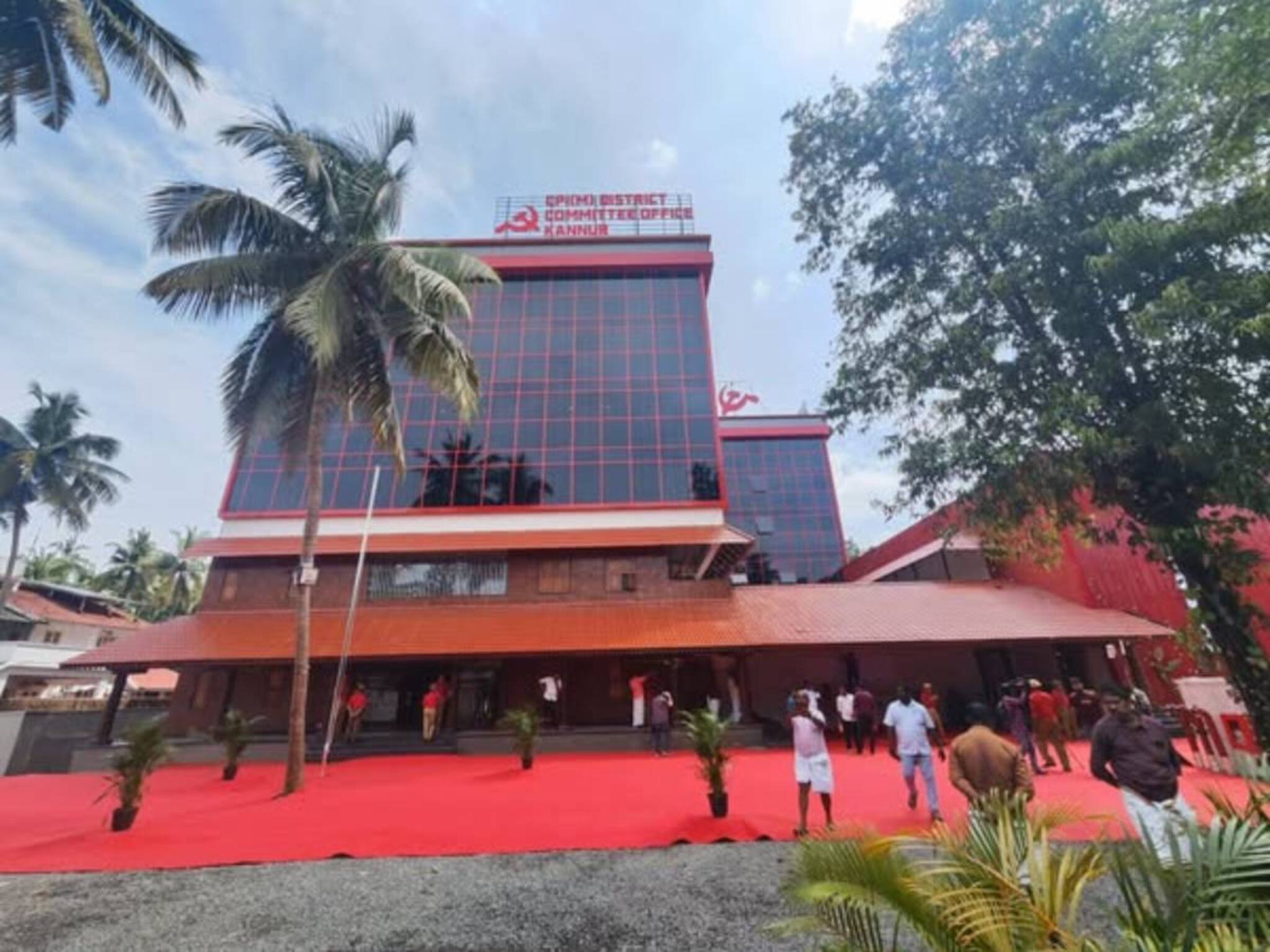 രാജ്യത്തെ ഏറ്റവും വലിയ സിപിഎം ഓഫീസ് കണ്ണൂരിൽ; അഴീക്കോടൻ സ്മാരക മന്ദിരം പിണറായി വിജയൻ ഉദ്ഘാടനം ചെയ്തു