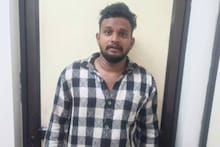 സ്കൂളില്‍ നിന്ന് വിദ്യാർത്ഥിനിയെ കാറിൽ കയറ്റി കൊണ്ടുപോയി പീഡിപ്പിച്ച ദഫ് മുട്ട് അധ്യാപകൻ പിടിയിൽ