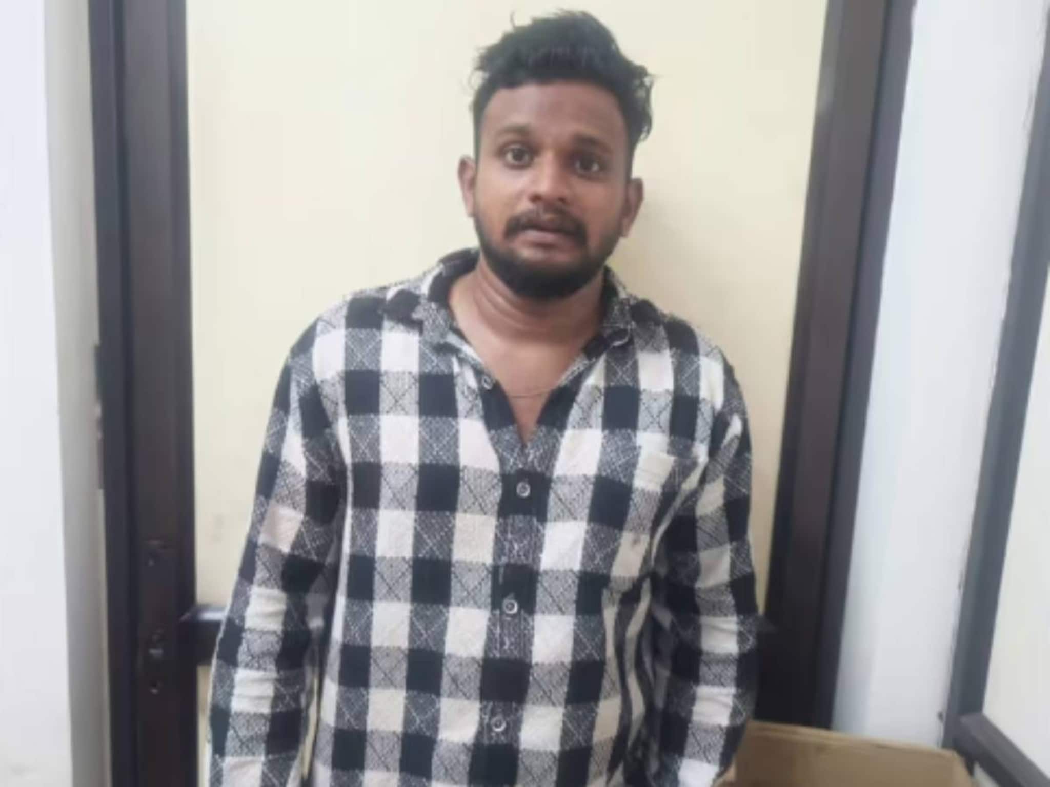 സ്കൂളില്‍ നിന്ന് വിദ്യാർത്ഥിനിയെ കാറിൽ കയറ്റി കൊണ്ടുപോയി പീഡിപ്പിച്ച ദഫ് മുട്ട് അധ്യാപകൻ പിടിയിൽ