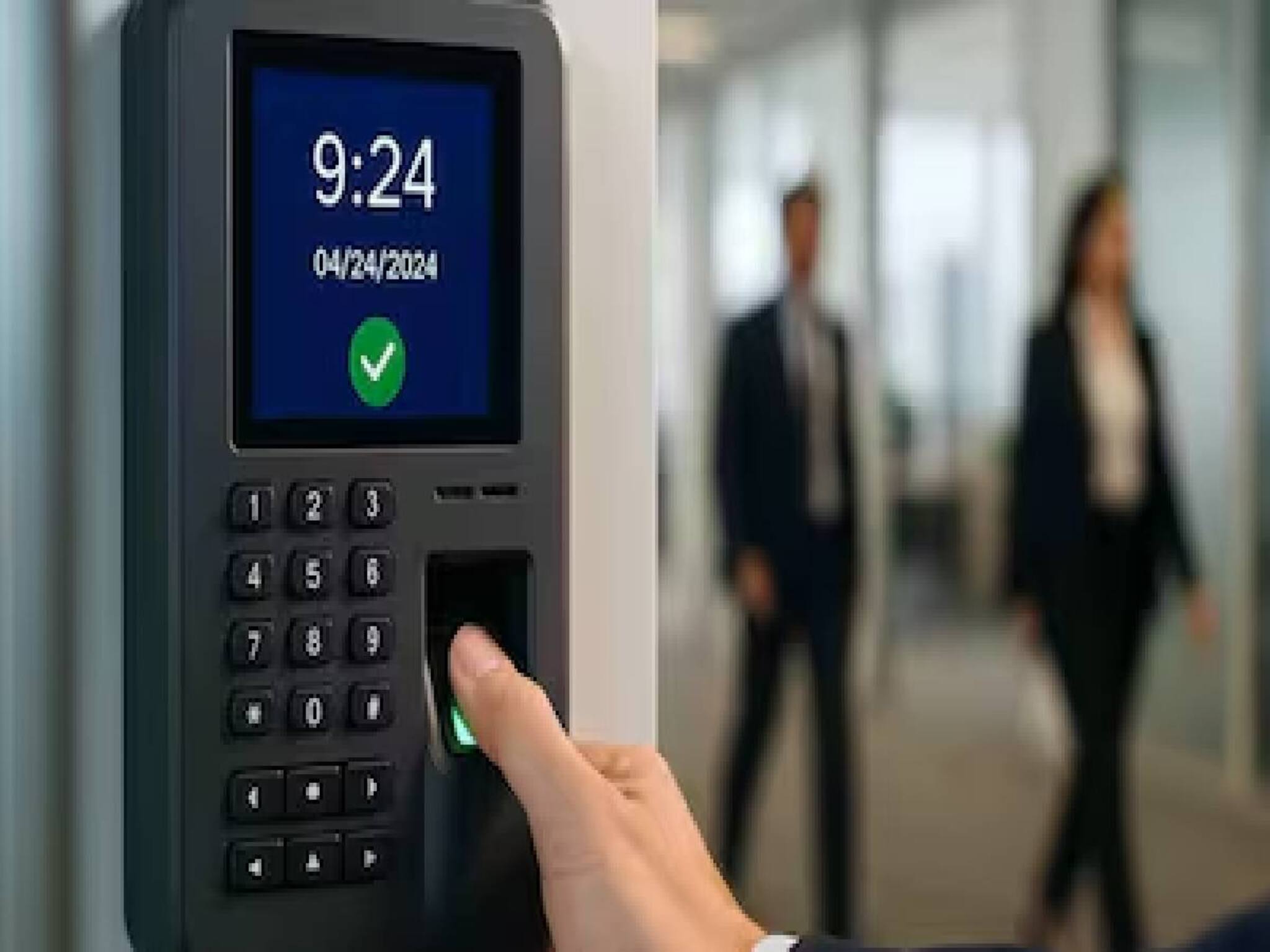 നാല് മിനിറ്റ് നേരത്തെ ലോഗ് ഔട്ട് ചെയ്ത ജീവനക്കാരനോട് സ്വരം കടുപ്പിച്ച് എച്ച്ആര്‍; സോഷ്യല്‍ മീഡിയയില്‍ ചര്‍ച്ചയായി വാട്‌സാപ്പ് ചാറ്റ്