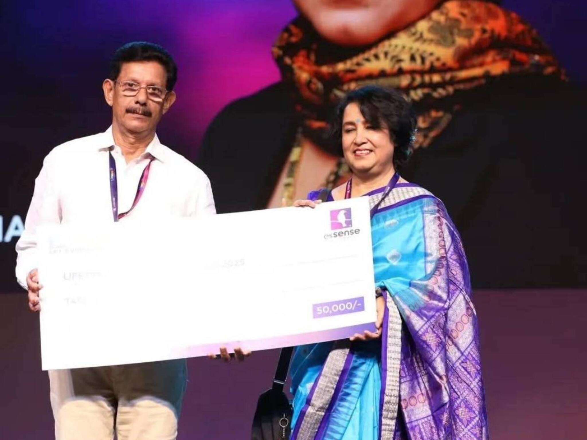 മാനുഷിക മൂല്യങ്ങൾക്കായി മരണം വരെ പ്രവർത്തിക്കുമെന്ന് തസ്ലിമ നസ്റിൻ‌