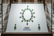 ‘ഇനി അസാധ്യം’; ഒട്ടിച്ചാൽ ഒരു കള്ളനും കൊണ്ടുപോകാനാകില്ല; ലൂവ്ര് മ്യൂസിയത്തിലെ കവർച്ച 'പരസ്യമാക്കി' ഫെവിക്കോൾ