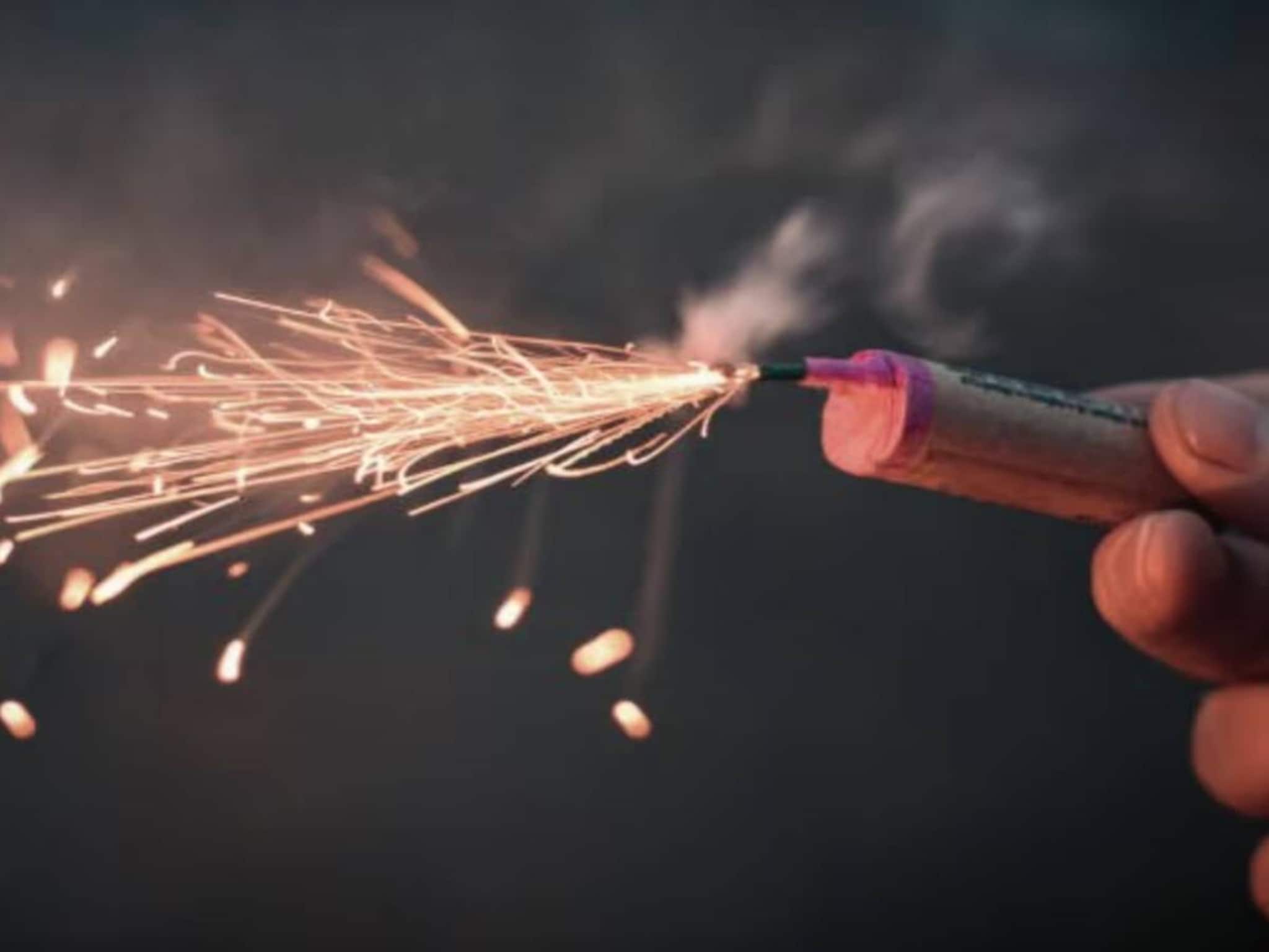 സിംഗപ്പൂരില്‍ പടക്കം പൊട്ടിച്ചതിന് ഇന്ത്യന്‍ വംശജന്‍ അറസ്റ്റിലായി