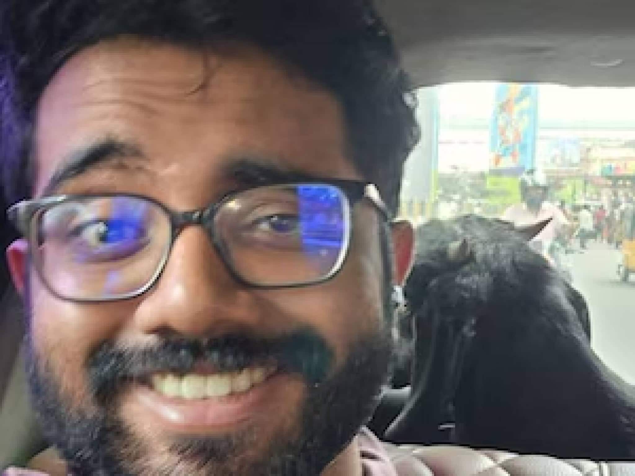 ആടെടാ ആട് ! ആറാട് ! ബെംഗളൂരുവിൽ ബുക്ക് ചെയ്ത കാബ് ഷെയർ ചെയ്യാൻ എത്തിയത്  ഒരു ആട്‌!