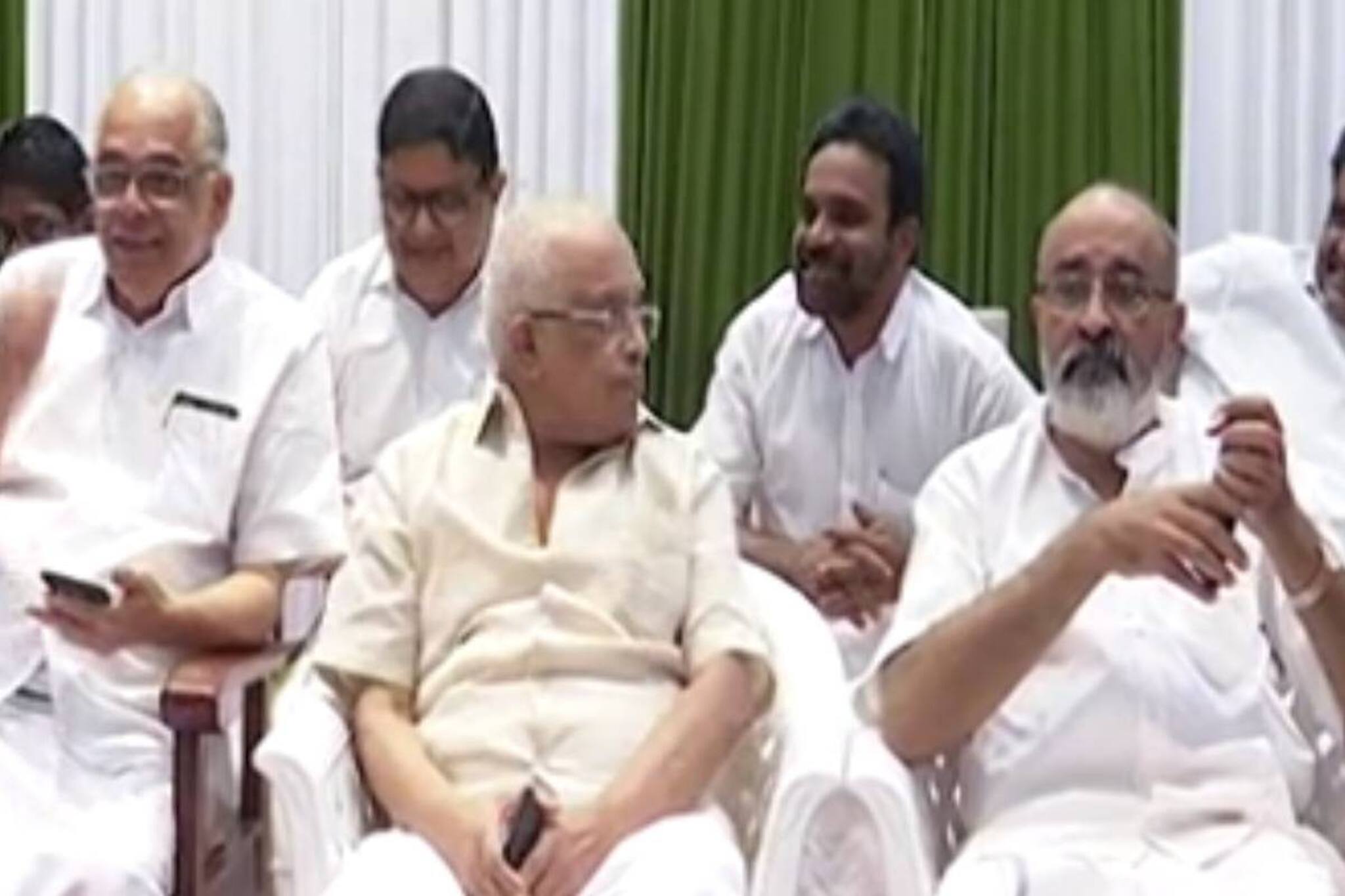 കേരളത്തിൽ‌ പുതിയൊരു ജനതാ പാർ‌ട്ടി കൂടി; ജനതാദൾ എസ് നേതാക്കളുടെ പുതിയ പാർട്ടി പ്രഖ്യാപനം നവംബർ 2ന്