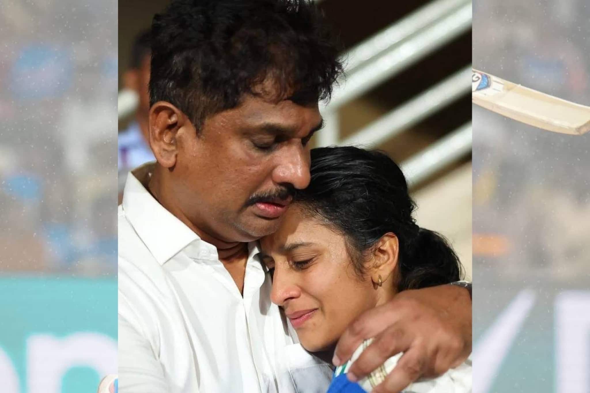 ഓസ്ട്രേലിയക്കെതിരെ ചരിത്ര വിജയത്തിനുശേഷം ശേഷം പിതാവിനെ കെട്ടിപ്പിടിച്ച് കണ്ണീരൊഴുക്കി ജമീമ ഓസ്ട്രേലിയക്കെതിരെ ചരിത്ര വിജയത്തിനുശേഷം ശേഷം പിതാവിനെ കെട്ടിപ്പിടിച്ച് കണ്ണീരൊഴുക്കി ജമീമ