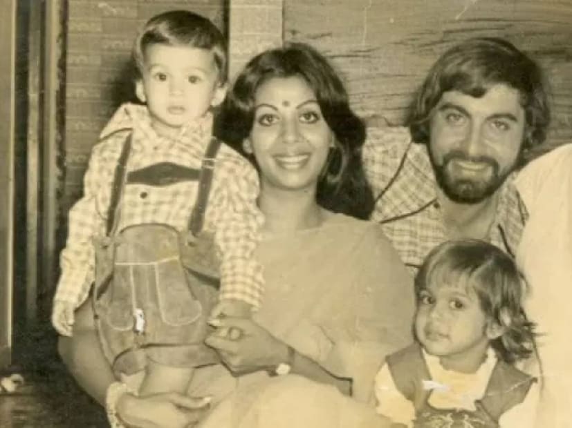 കബീറും പ്രോതിമയും 1970കളിലാണ് വിവാഹിതരാവുന്നത്. 'ഓപ്പൺ മാര്യേജ്' എന്ന നിലയിൽ മുന്നോട്ടു പോകാനായിരുന്നു അവരുടെ തീരുമാനം. അതോടൊപ്പം തന്നെ മക്കൾ രണ്ടുപേരെയും ഒന്നിച്ചു വളർത്താം എന്ന തീരുമാനവും. ഒരു വിവാഹബന്ധത്തിൽ നിൽക്കവേ, വേറെയും പങ്കാളികളുമായി ഇടപഴകുന്ന രീതിയാണിത്