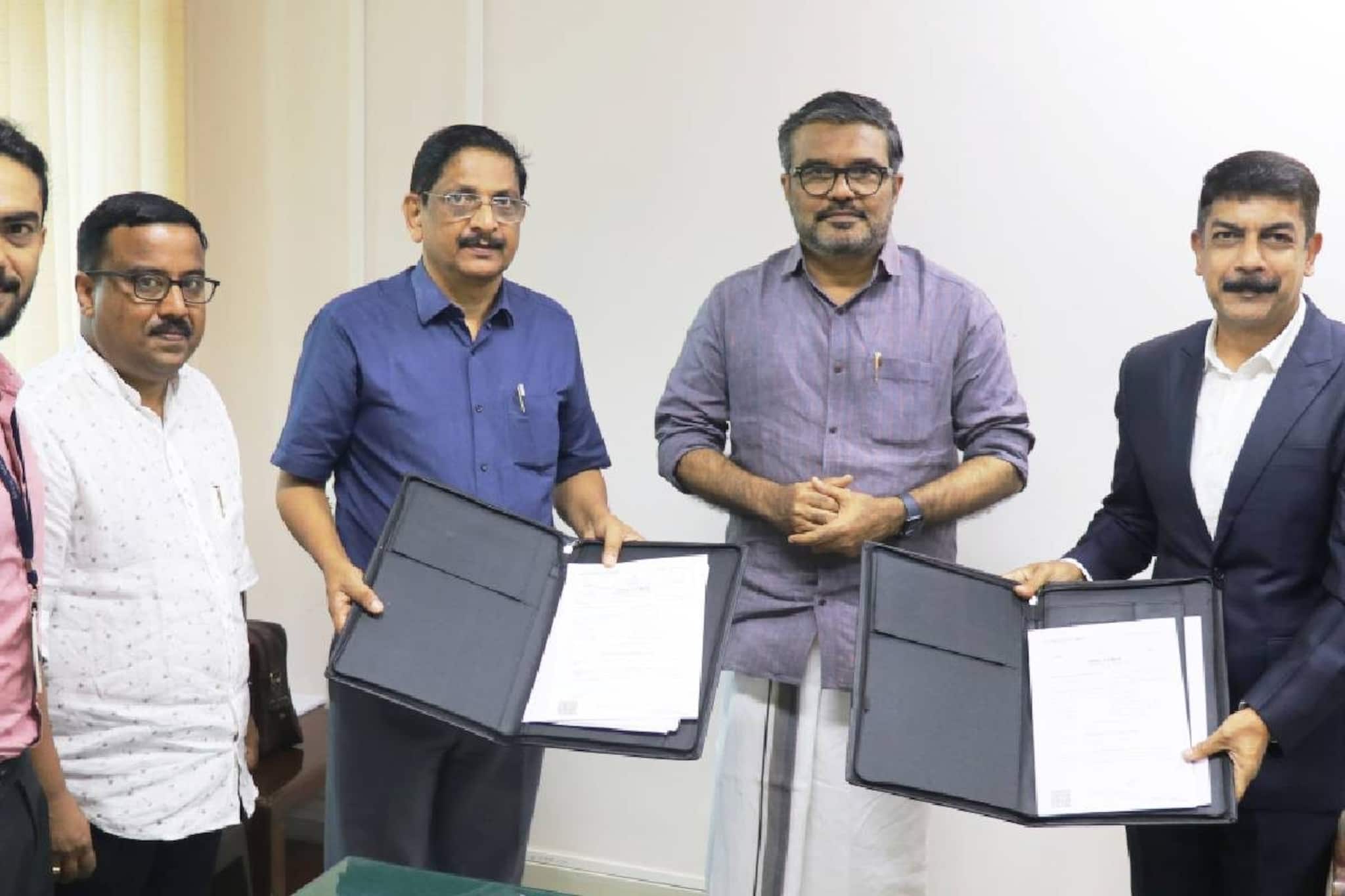 റിലയൻസ് ജിയോയുമായി കൈകോർത്ത് കുടുംബശ്രീ 10000 വനിതകൾക്ക് തൊഴിലൊരുക്കും