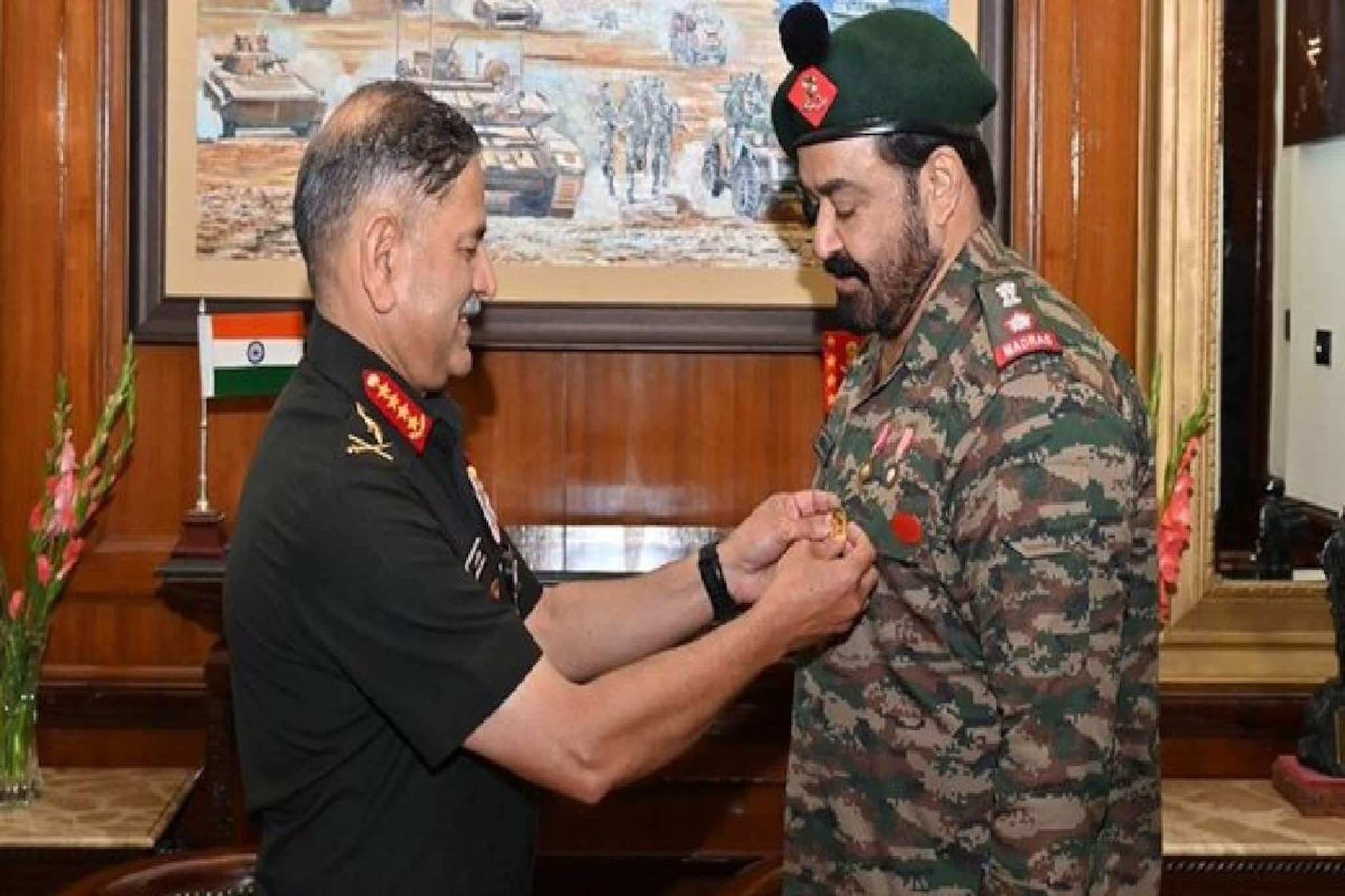 മോഹൻലാലിന് കരസേനയുടെ ആദരം;'16 വർഷമായി സൈന്യത്തിൽ; ചെറുപ്പക്കാരെ സൈന്യത്തിലേക്ക് ആകർഷിക്കാൻ ശ്രമിക്കും