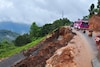 മൂന്നാര്‍ ദേശീയപാതയില്‍ വീണ്ടും മണ്ണിടിച്ചില്‍; രാത്രിയാത്രാ നിരോധനമുള്ളതിനാൽ ദുരന്തം ഒഴിവായി