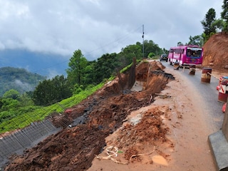 വീണ്ടും മണ്ണിടിച്ചിൽ വീണ്ടും മണ്ണിടിച്ചിൽ