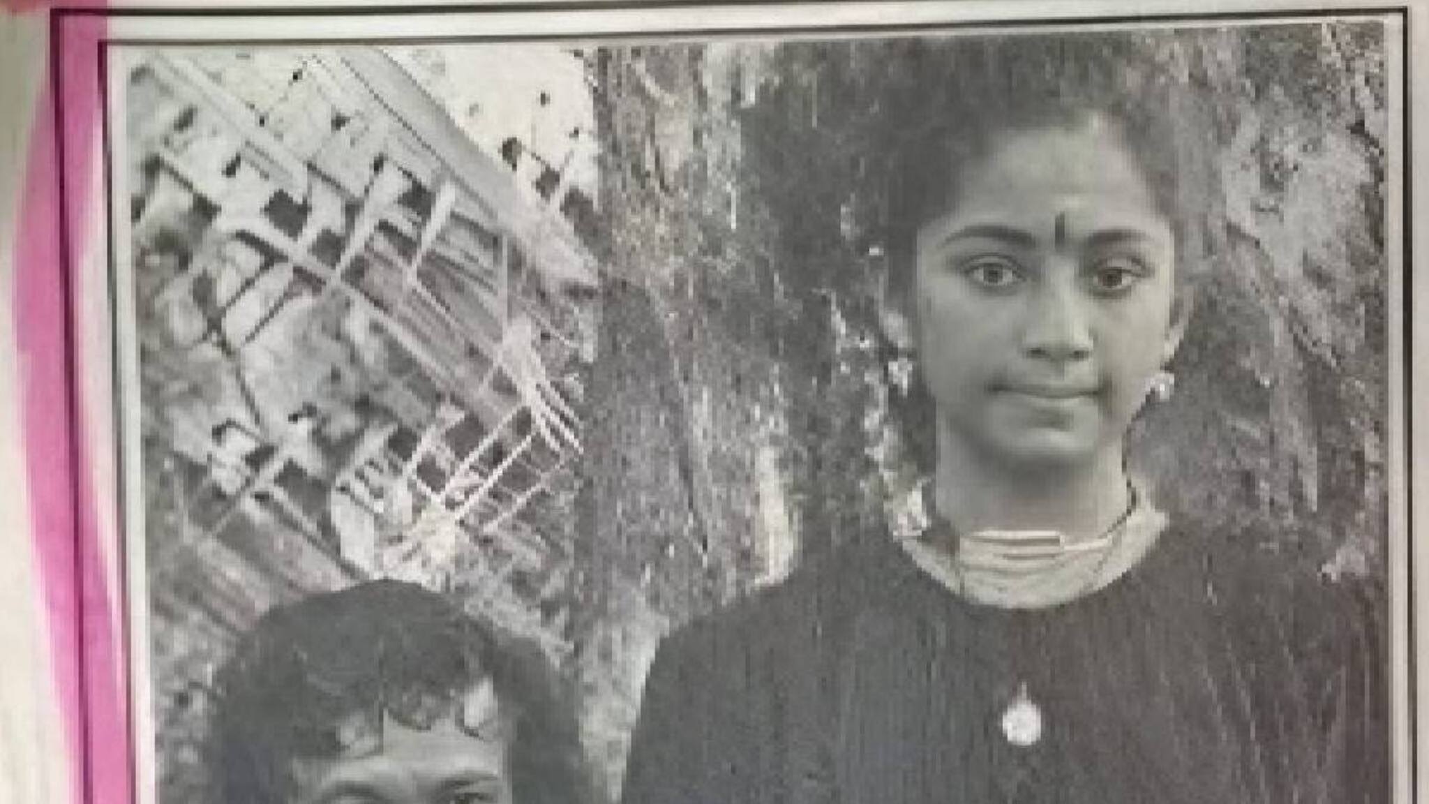 അഞ്ചാം ക്‌ളാസിൽ പഠിക്കുന്ന മോണോആക്റ്റുകാരിയും മാഷും; പഴയ പത്രവാർത്തയിലെ സുന്ദരിക്കുട്ടി