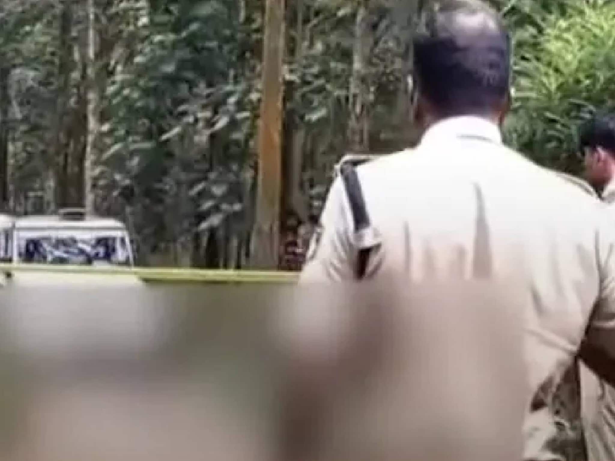 പാലക്കാട് രണ്ട് യുവാക്കൾ വെടിയേറ്റ് മരിച്ച നിലയിൽ; മൃതദേഹത്തിന് സമീപം നാടൻ തോക്ക്