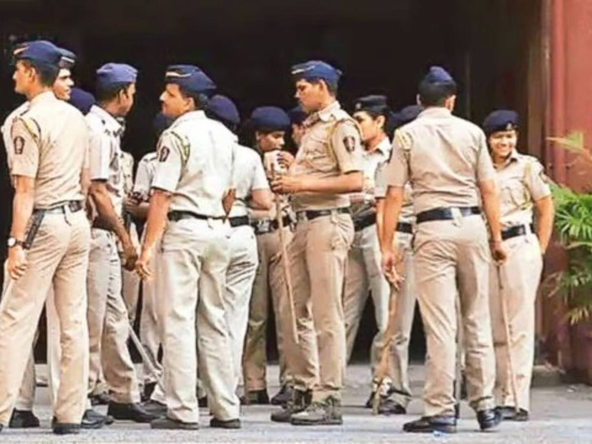 പരീക്ഷ മാറ്റിവയ്ക്കാന്‍ പ്രിന്‍സിപ്പൽ മരിച്ചതായി വ്യാജ കത്ത്; രണ്ട് വിദ്യാര്‍ഥികള്‍ക്കെതിരേ കേസ്