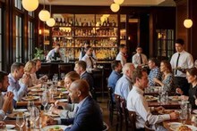 ഭക്ഷണത്തില്‍ പ്രാണിയും അടുക്കളയില്‍ എലികളും; ഇതൊക്കെ ഞങ്ങൾ വളർത്തുന്നതെന്ന് റെസ്റ്റോറന്റ് ഉടമ