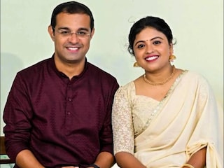 റോജി എം ജോണും ലിപ്സിയും റോജി എം ജോണും ലിപ്സിയും