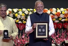 ആർഎസ്എസിന്റെ 100 വർഷം; പ്രധാനമന്ത്രി നരേന്ദ്ര മോദി പ്രത്യേക നാണയവും സ്റ്റാമ്പും പുറത്തിറക്കി