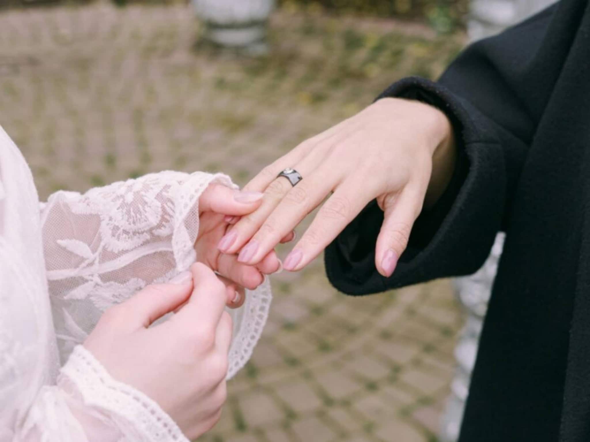 കാൻസര്‍ ബാധിതയിൽ നിന്ന് 3 കോടി തട്ടി; മരണ ഭീതി വരുത്തി 'ആത്മീയ' പഠനത്തിന് ചേർ‌ത്തു, സ്വവർഗ വിവാഹത്തിന് നിർ‌ബന്ധിച്ചു