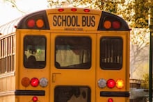 മലപ്പുറത്ത് സ്‌കൂൾ ബസ് ഫീസ് അടയ്ക്കാന്‍ വൈകിയതിന് യുകെജി വിദ്യാര്‍ഥിയെ സ്കൂൾ അധികൃതർ വഴിയിലിറക്കിവിട്ടെന്ന് പരാതി