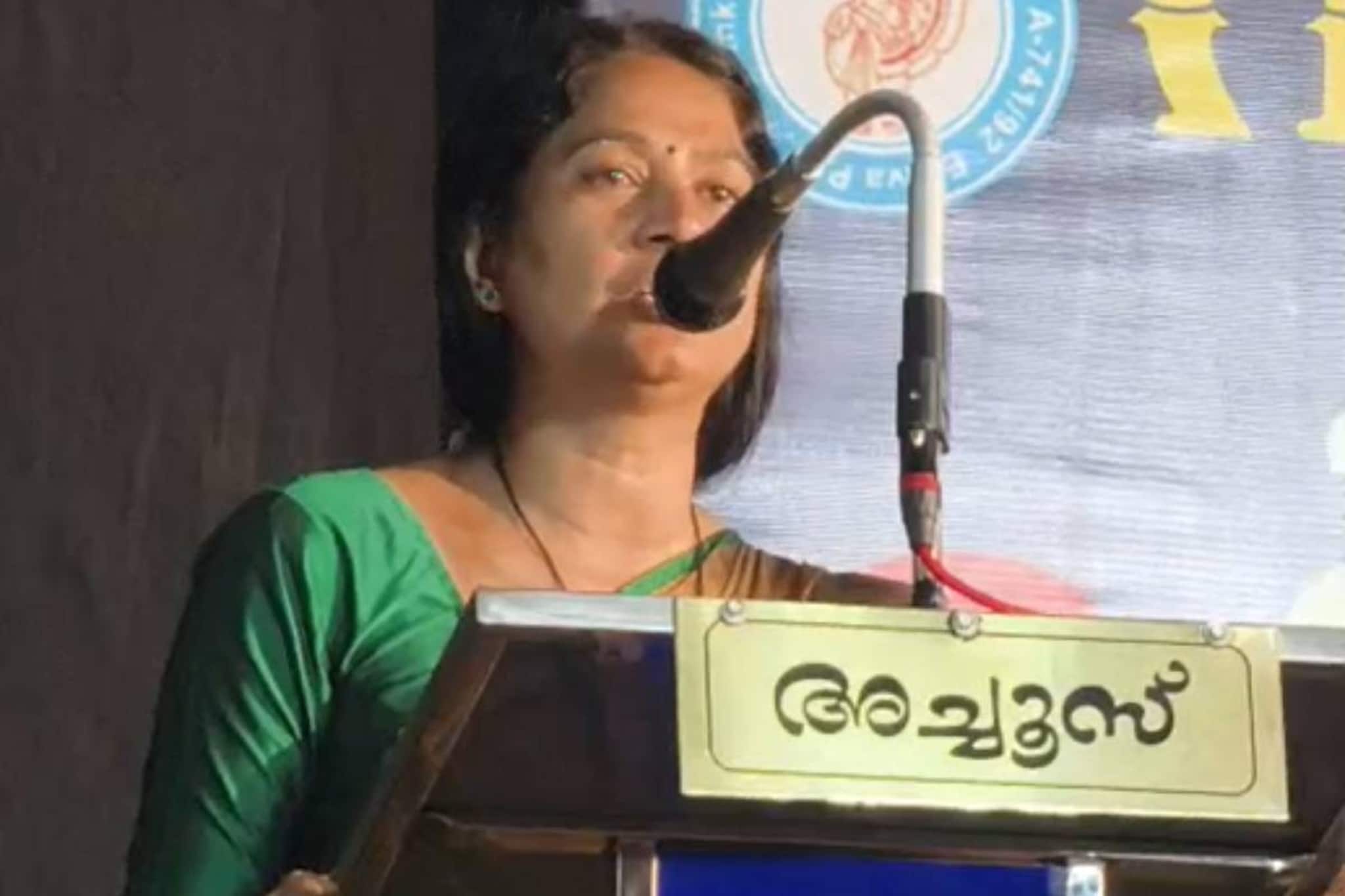 'ഉദ്ഘാടനങ്ങൾക്ക് ഇപ്പോൾ തുണിയുടുക്കാത്ത താരങ്ങൾ മതി; മോഹൻലാൽ നടത്തുന്ന ഒരു ഒളിഞ്ഞുനോട്ട പരിപാടിയുണ്ട്': യു പ്രതിഭ എംഎൽഎ