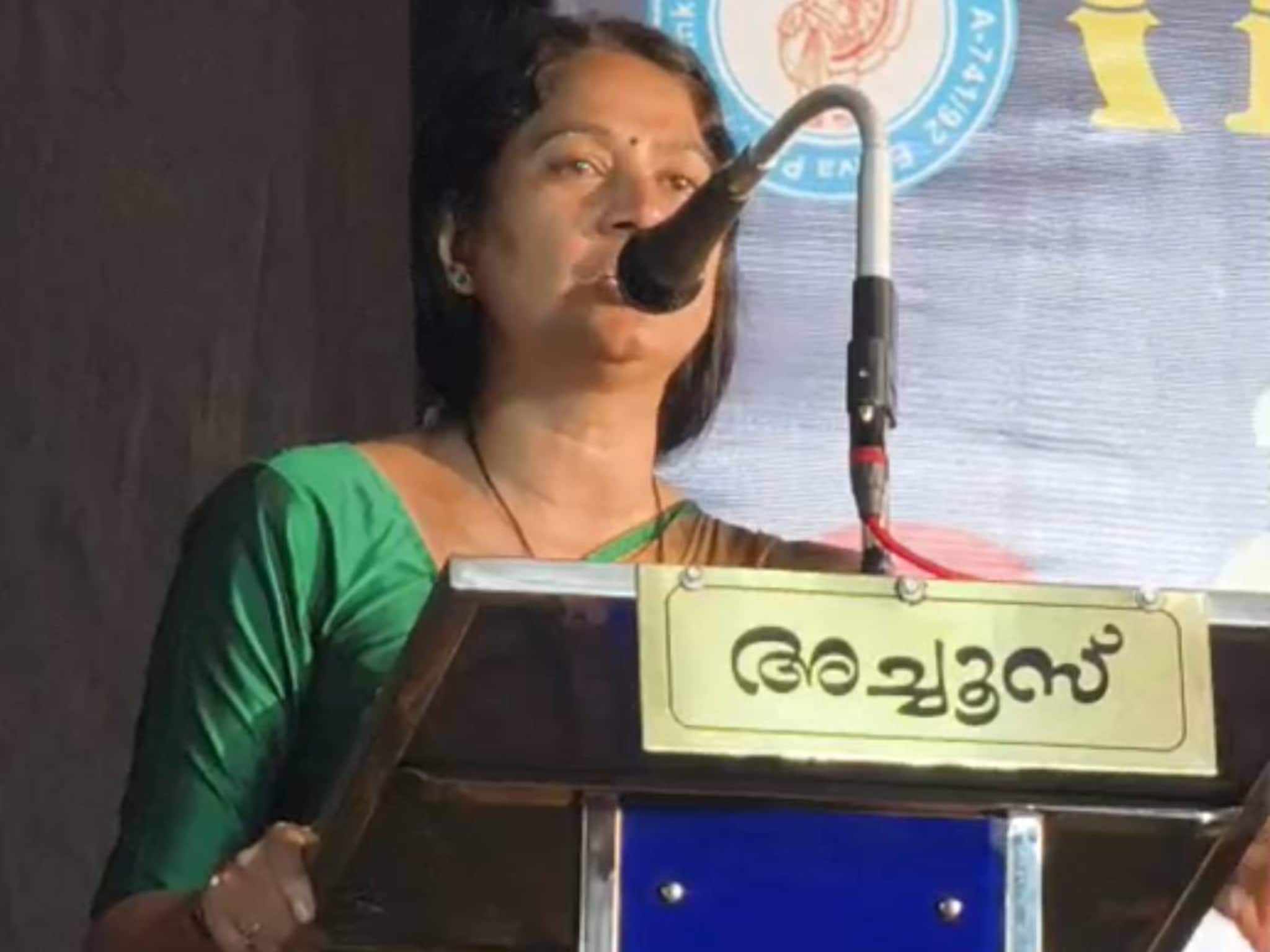 'ഉദ്ഘാടനങ്ങൾക്ക് ഇപ്പോൾ തുണിയുടുക്കാത്ത താരങ്ങൾ മതി; മോഹൻലാൽ നടത്തുന്ന ഒരു ഒളിഞ്ഞുനോട്ട പരിപാടിയുണ്ട്': യു പ്രതിഭ എംഎൽഎ