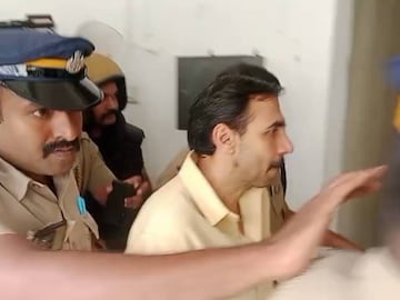 ഉണ്ണികൃഷ്ണൻ പോറ്റിയെ കോടതിയിലേക്ക് കൊണ്ടുവന്നപ്പോൾ