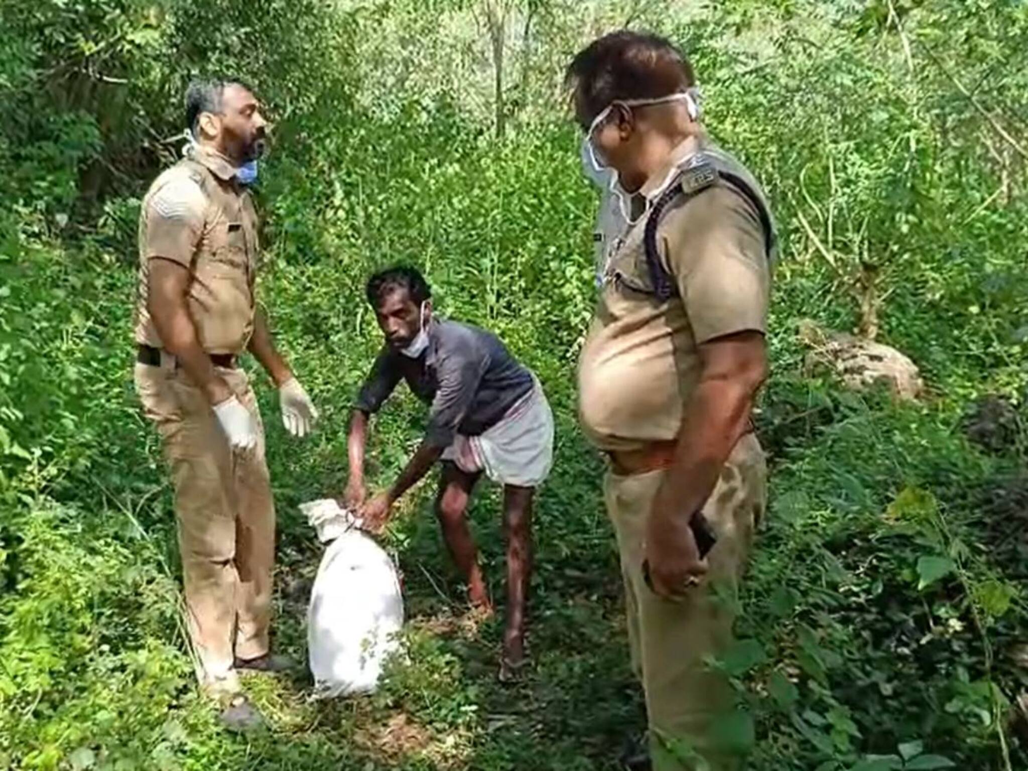 വീട്ടുകാരറിയാതെ ഗർഭിണിയായി; ഗർഭച്ഛിദ്ര ഗുളിക കഴിച്ച് 8-ാംമാസം പ്രസവിച്ചു; കുഞ്ഞിന്റെ മൃതദേഹം മാലിന്യത്തോടൊപ്പം സഹോദരൻ ക്വാറിയിൽ തള്ളി
