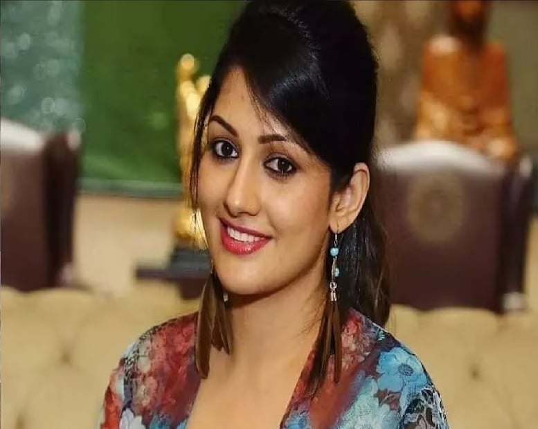  'തായി ഇല്ലാത തബ്ബലി' അവർക്ക് മികച്ച നടിക്കുള്ള കർണാടക സംസ്ഥാന ചലച്ചിത്ര പുരസ്കാരം നേടിക്കൊടുത്തു. പിൽക്കാലത്ത് രാധിക തമിഴ് സിനിമയിൽ വേഷമിടാൻ ആരംഭിച്ചു. 2002 മുതൽ ഈ വർഷം വരെ രാധിക സിനിമാ മേഖലയിൽ സജീവമാണ്