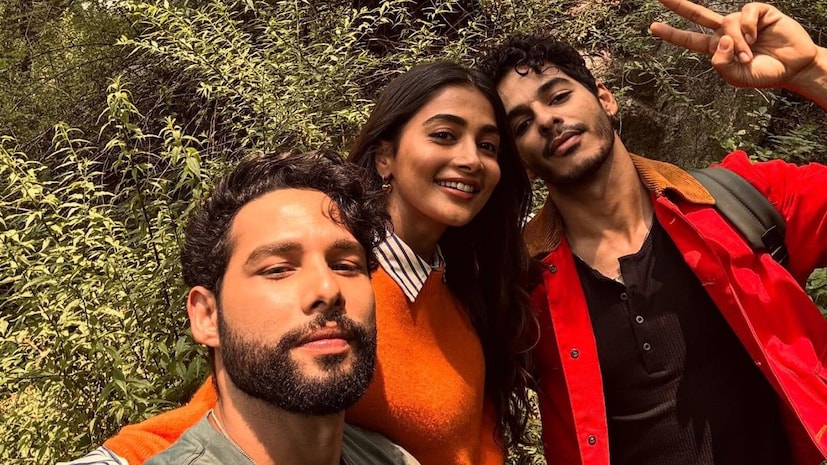 ഫാഷൻ സ്നേഹികൾക്ക് പൂജ ഹെഗ്‌ഡെയുടെ ഡിസൈനർ ബാഗ് കളക്ഷന്റെ കാര്യവും ആകർഷണീയമാണ്. ലൂയി വുട്ടൻ (1.91 ലക്ഷം), ക്രിസ്ത്യൻ ഡിയോർ (1.3 ലക്ഷം) തുടങ്ങിയവ പൂജയുടെ സ്റ്റൈൽ സ്റ്റേറ്റ്മെന്റിന്റെ ഭാഗമാണ്