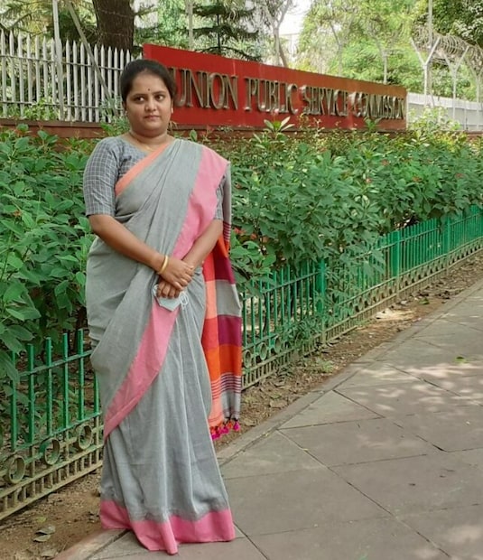 After years of hard work, dedication and resilience, Keerthana cracked the prestigious UPSC exam and joined as an Assistant Commissioner.