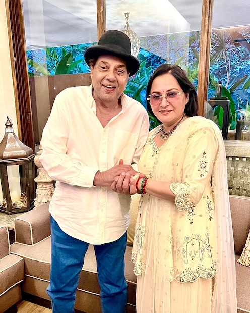 dharmendra net worth, dharmendra cars, dharmendra property, dharmendra farmhouse, dharmendra home, dharmendra house, how dharmendra is rich, dharmendra house photos, ധർമേന്ദ്ര, നടൻ ധർമേന്ദ്ര, ധർമേന്ദ്രയുടെ ആസ്തി, 335 കോടി രൂപ, ധർമേന്ദ്രയുടെ വരുമാനം, ധർമേന്ദ്രയുടെ സമ്പാദ്യം, കാർ ശേഖരം, Dharmendra net worth, Dharmendra wealth, 335 Crore assets, Dharmendra income, luxury car collection, ധർമേന്ദ്രയുടെ ഫാം ഹൗസ്, ലോണാവാല, 100 ഏക്കർ, ദേസി ലൈഫ്, ലോണാവാല പ്രോപ്പർട്ടി, Dharmendra farmhouse, Lonavala 100 acre, rustic lifestyle, Dharmendra real estate, property details, ധർമേന്ദ്രയുടെ ഭാര്യമാർ, ഹേമ മാലിനി, പ്രകാശ് കൗർ, സണ്ണി ഡിയോൾ, ബോബി ഡിയോൾ, ഇഷാ ഡിയോൾ, ഡിയോൾ കുടുംബം, Dharmendra wives, Hema Malini, Prakash Kaur, Sunny Deol, Bobby Deol, Esha Deol, Deol family, Dharmendra children, ധർമേന്ദ്രയുടെ ബിസിനസ്സ്, ഗരം ധരം ധാബ, ഹീ-മാൻ റെസ്റ്റോറന്റ്, വിജയത ഫിലിംസ്, Dharmendra business, Garam Dharam Dhaba, He-Man restaurant, Vijeta Films, production house, ധർമേന്ദ്രയുടെ പ്രതിഫലം, 60 വർഷത്തെ കരിയർ, ധർമേന്ദ്രയുടെ സിനിമകൾ, 300 ചിത്രങ്ങൾ, ബോളിവുഡ് ഹീ-മാൻ, Dharmendra fee, 60-year career, Dharmendra movies, 300 films, Bollywood He-Man,വിന്റേജ് ഫിയറ്റ്, റേഞ്ച് റോവർ ഇവോക്ക്, മെഴ്‌സിഡസ് ബെൻസ് SL500, ധർമേന്ദ്രയുടെ കാറുകൾ, Vintage Fiat, Range Rover Evoque, Mercedes Benz SL500, Dharmendra cars, ധർമേന്ദ്ര ഹേമ മാലിനി വിവാഹം, ധർമേന്ദ്ര ആരോഗ്യം വാർത്ത, ഹേമ മാലിനി ജീവിതകഥ, സണ്ണി ഡിയോൾ ധർമേന്ദ്ര ബന്ധം, ധർമേന്ദ്ര രണ്ടാം വിവാഹം, Dharmendra Hema Malini love story, Dharmendra health update, Hema Malini biography, Dharmendra second marriage, Sunny Deol Dharmendra relationship