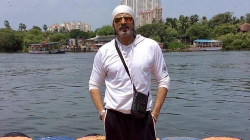 മഹേഷ് ആനന്ദ് അഞ്ചുവട്ടം വിവാഹിതനായി. ഓരോ വിവാഹവും ഹൃദയവേദനയിൽ കലാശിച്ചു. ആദ്യഭാര്യയായിരുന്ന ബർഖ റോയ് വിവാഹം കഴിഞ്ഞ് മാസങ്ങൾക്കുള്ളിൽ മഹേഷ് ആനന്ദിനെ ഉപേക്ഷിച്ചു പോയി