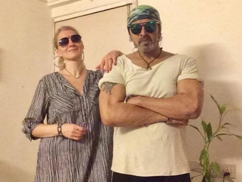 മഹേഷ് ആനന്ദ് എന്ന നടൻ 2000ങ്ങളിൽ സിനിമയിൽ നിന്നും പൂർണമായും മാഞ്ഞു. ഒരിക്കൽ ശക്തമായ സ്ക്രീൻ സാന്നിധ്യമായി നിറഞ്ഞുനിന്ന നടൻ അദ്ദേഹത്തിന്റെ മുംബൈയിലെ ഫ്ലാറ്റിൽ നിശബ്ദജീവിതം നയിച്ചുപോന്നു. ഒരിക്കൽ തിളങ്ങിനിന്ന മേഖല മഹേഷിനെ ഏതാണ്ട് മറന്നു