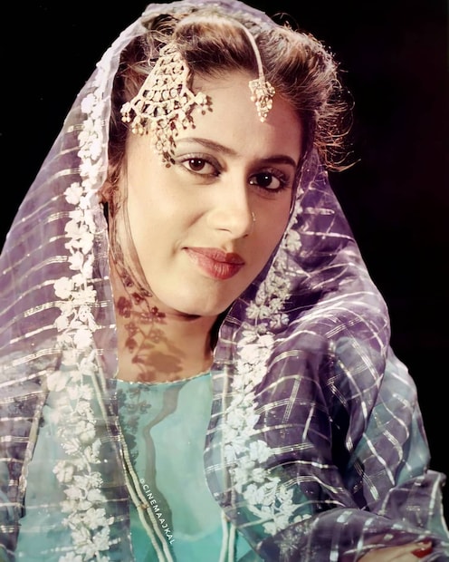 Smita Patil Raj Babbar marriage, Smita Patil , actress Smita Patil , സ്മിത പാട്ടീൽ രാജ് ബബ്ബറിന്റെ വിവാഹം, സ്മിത പാട്ടീൽ, നടി സ്മിത പാട്ടീൽ, സ്മിത പാട്ടീൽ രാജ് ബബ്ബർ പ്രണയം, Raj Babbar affair, വിവാഹിതനായ നടനുമായുള്ള ബന്ധം, Smita Patil home breaker, സ്മിത പാട്ടീൽ ഹോം ബ്രേക്കർ, Raj Babbar Nadira reconciliation,രാജ് ബബ്ബർ ആദ്യ ഭാര്യ, Smita Patil death reason, actress died at 31,31-ാം വയസ്സിൽ മരണപ്പെട്ട നടി,postpartum complications death,പ്രസവാനന്തര പ്രശ്നങ്ങൾ, Puerperal sepsis death, പ്യൂപ്പറൽ സെപ്സിസ് മരണം, Smita Patil last wish,സ്മിത പാട്ടീൽ അവസാന ആഗ്രഹം, Suhagan makeup artist, സുഹാഗിനെപ്പോലെ ഒരുക്കി,Deepak Sawant interview,	ദീപക് സാവന്ത് വെളിപ്പെടുത്തൽ,Raj Babbar final moments,രാജ് ബബ്ബർ അവസാന നിമിഷങ്ങൾ, why did Smita Patil die young,	സ്മിത പാട്ടീൽ ചെറുപ്പത്തിൽ മരിച്ചത് എന്തിന്, Prateik Smita Patil mother death,പ്രതീക് സ്മിത പാട്ടീൽ അമ്മ മരണം, Smita Patil body on ice, സ്മിത പാട്ടീൽ മൃതദേഹം ഐസിൽ, Smita Patil biography and films,സ്മിത പാട്ടീൽ ജീവിതകഥയും സിനിമകളും,why did Smita Patil die young, Smita Patil parallel cinema,സ്മിത പാട്ടീൽ സിനിമകൾ, Doordarshan anchor actress,ദൂരദർശൻ വാർത്താ അവതാരക നടി,Smita Patil National Award, Smita Patil, Bollywood, Entertainment,വാർത്താ അവതാരകയായി തുടക്കം,വിവാഹിതനായ നടനുമായി പ്രണയം,31-ാം വയസിൽ ,പ്രസവാനന്തര പ്രശ്നങ്ങൾ ,മരണപ്പെട്ട നടി