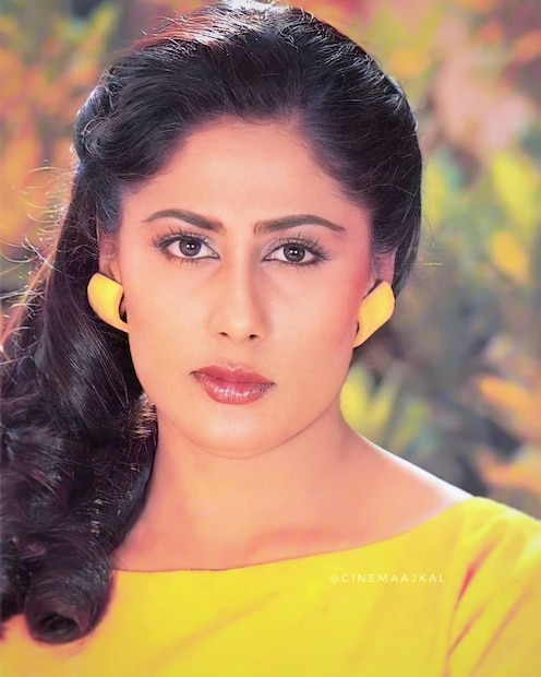 Smita Patil Raj Babbar marriage, Smita Patil , actress Smita Patil , സ്മിത പാട്ടീൽ രാജ് ബബ്ബറിന്റെ വിവാഹം, സ്മിത പാട്ടീൽ, നടി സ്മിത പാട്ടീൽ, സ്മിത പാട്ടീൽ രാജ് ബബ്ബർ പ്രണയം, Raj Babbar affair, വിവാഹിതനായ നടനുമായുള്ള ബന്ധം, Smita Patil home breaker, സ്മിത പാട്ടീൽ ഹോം ബ്രേക്കർ, Raj Babbar Nadira reconciliation,രാജ് ബബ്ബർ ആദ്യ ഭാര്യ, Smita Patil death reason, actress died at 31,31-ാം വയസ്സിൽ മരണപ്പെട്ട നടി,postpartum complications death,പ്രസവാനന്തര പ്രശ്നങ്ങൾ, Puerperal sepsis death, പ്യൂപ്പറൽ സെപ്സിസ് മരണം, Smita Patil last wish,സ്മിത പാട്ടീൽ അവസാന ആഗ്രഹം, Suhagan makeup artist, സുഹാഗിനെപ്പോലെ ഒരുക്കി,Deepak Sawant interview,	ദീപക് സാവന്ത് വെളിപ്പെടുത്തൽ,Raj Babbar final moments,രാജ് ബബ്ബർ അവസാന നിമിഷങ്ങൾ, why did Smita Patil die young,	സ്മിത പാട്ടീൽ ചെറുപ്പത്തിൽ മരിച്ചത് എന്തിന്, Prateik Smita Patil mother death,പ്രതീക് സ്മിത പാട്ടീൽ അമ്മ മരണം, Smita Patil body on ice, സ്മിത പാട്ടീൽ മൃതദേഹം ഐസിൽ, Smita Patil biography and films,സ്മിത പാട്ടീൽ ജീവിതകഥയും സിനിമകളും,why did Smita Patil die young, Smita Patil parallel cinema,സ്മിത പാട്ടീൽ സിനിമകൾ, Doordarshan anchor actress,ദൂരദർശൻ വാർത്താ അവതാരക നടി,Smita Patil National Award, Smita Patil, Bollywood, Entertainment,വാർത്താ അവതാരകയായി തുടക്കം,വിവാഹിതനായ നടനുമായി പ്രണയം,31-ാം വയസിൽ ,പ്രസവാനന്തര പ്രശ്നങ്ങൾ ,മരണപ്പെട്ട നടി