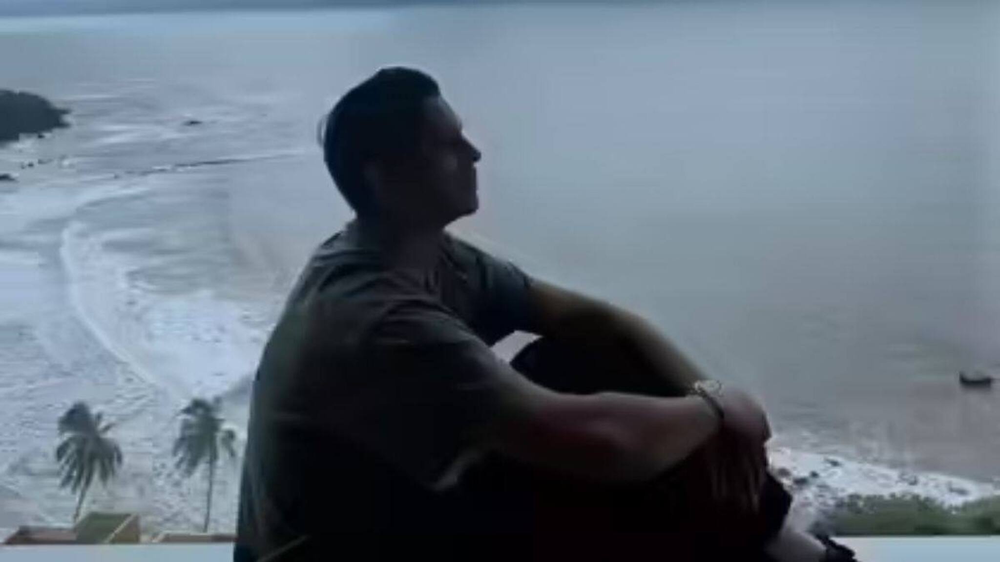 മൊബൈൽ സിം കാർഡ് വില്പനയിൽ നിന്നും ബോളിവുഡ് നടനായി മാറിയ താരം