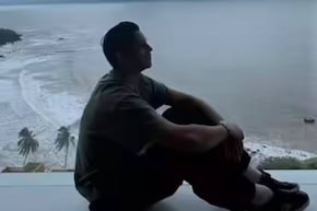 മൊബൈൽ സിം കാർഡ് വില്പനയിൽ നിന്നും ബോളിവുഡ് നടനായി മാറിയ താരം