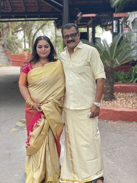  സിനിമ കഴിഞ്ഞതും, കണ്ടത് മനസിലായോ എന്നദ്ദേഹം എന്നോട് ചോദിച്ചു. ഇല്ല എന്നായിരുന്നു എന്റെ മറുപടി. ഞാൻ താങ്കളെ കണ്ടു ചെയ്തതാണ് എന്നും. എന്റെ ആഗ്രഹം എന്താണെന്നും, എന്തിനാണ് ഞാൻ ചെന്നൈയിൽ വന്നതെന്നും അദ്ദേഹം ആരാഞ്ഞു. 'എനിക്കൊരു നടനാവണം' എന്ന് പറഞ്ഞതും അദ്ദേഹം പൊട്ടിച്ചിരിച്ചുകൊണ്ട് നടന്നകന്നു. ഞാനെന്റെ ഓട്ടോ തിയേറ്ററിൽ നിന്നും അൽപ്പം അകലെയായി പാർക്ക് ചെയ്തിരുന്നു. എന്റെ കളർ ഷർട്ട് മാറ്റി, കാക്കി എടുത്തണിഞ്ഞു. ഒരോട്ടം വരാൻ കാത്തുനിൽക്കുകയായിരുന്നു ഞാൻ. പെട്ടെന്ന് 'ഓട്ടോ പോകുമോ' എന്നൊരു ചോദ്യം ഞാൻ കേട്ടു...