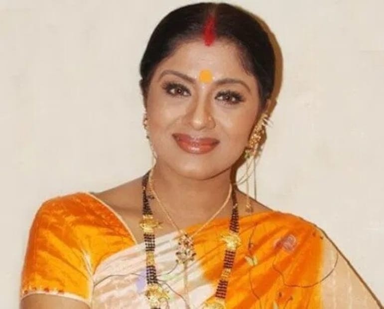 Actress Sudha Chandran, Sudha Chandran, Artificial Leg Dancer,നടി സുധ ചന്ദ്രൻ ജീവിതം,കൃത്രിമ കാൽ, നർത്തകി, Sudha Chandran Accident,സുധ ചന്ദ്രൻ അപകടം,National Award Winner Mayuri, മയൂരി, ദേശീയ അവാർഡ് Bharatanatyam Dancer ,ഭരതനാട്യം,Sudha Chandran Personal Life,സുധ ചന്ദ്രൻ കുടുംബം, Sudha Chandran Husband Ravi,സുധ ചന്ദ്രൻ ഭർത്താവ്,Sudha Chandran No Children,Sudha Chandran Marriage Story,സുധ ചന്ദ്രൻ വിവാഹകഥ,Sudha Chandran husband Ravi love story,സുധ ചന്ദ്രൻ ഭർത്താവ് രവി,Sudha Chandran decision not to have children,സുധ ചന്ദ്രൻ കുട്ടികൾ വേണ്ടെന്ന തീരുമാനം,Actress who married assistant director,അസിസ്റ്റൻ്റ് ഡയറക്ടറെ വിവാഹം ചെയ്ത നടി,Sudha Chandran triumph over disability,Actress comeback after accident,Jaipur Foot Dancer, സുധ ചന്ദ്രൻ സീരിയൽ വില്ലൻ വേഷങ്ങൾ, Sudha Chandran,  Indian actress, inspirational story, artificial leg, Bharatanatyam dancer, Tamil cinema, Telugu cinema,  16-ാം വയസിൽ കാൽ ,മമ്മൂട്ടി ചിത്രത്തിലെ നായിക,സ്വന്തം കഥ സിനിമയാക്കിയ നടി ,60-ാം വയസിലും നർത്തകി
