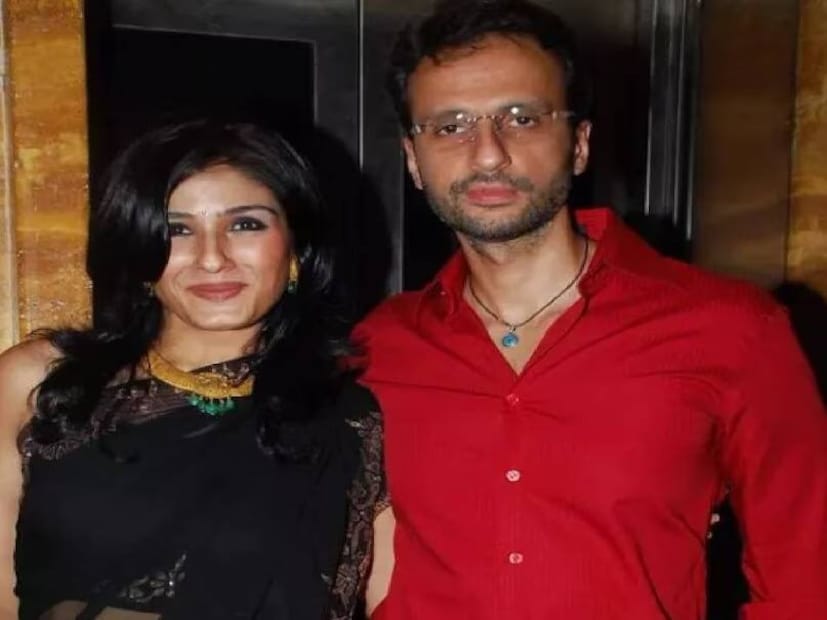  തൊണ്ണൂറുകളിലെ സൂപ്പർതാരമായിരുന്ന രവീണ ടണ്ടൻ 2004-ൽ ചലച്ചിത്ര വിതരണക്കാരനായ അനിൽ തദാനിയെ വിവാഹം കഴിച്ചു. അനിൽ തദാനി മുമ്പ് നിർമ്മാതാവ് റോമു സിപ്പിയുടെ മകളായ നടാഷ സിപ്പിയെ വിവാഹം കഴിച്ചിരുന്നു. 2003-ൽ പുറത്തിറങ്ങിയ 'സ്റ്റംപ്ഡ്' എന്ന സിനിമയുടെ നിർമ്മാണ വേളയിലാണ് രവീണയും അനിലും കണ്ടുമുട്ടിയതും പിന്നീട് പ്രണയത്തിലായതും. തുടർന്ന് അനിൽ, നടാഷയുമായി വിവാഹമോചനം നേടുകയും രവീണയെ വിവാഹം കഴിക്കുകയും ചെയ്തു. ഈ സംഭവങ്ങളെത്തുടർന്ന് നടാഷ സിപ്പിയും രവീണ ടണ്ടനും തമ്മിലുള്ള ശത്രുത ബോളിവുഡ് ഗോസിപ്പ് കോളങ്ങളിൽ കുപ്രസിദ്ധമായിരുന്നു. ഒരു പാർട്ടിക്കിടെ രവീണ ഒരിക്കൽ നടാഷയുടെ നേർക്ക് ദേഷ്യപ്പെട്ട് ഒരു ഗ്ലാസ് ജ്യൂസ് എറിഞ്ഞതായും റിപ്പോർട്ടുകളുണ്ടായിരുന്നു.