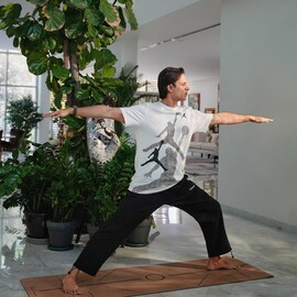 19-ാം വയസിൽ 12 കോടി സമ്പാദ്യം; ഐശ്വര്യ റായിയെ ഡേറ്റ് ചെയ്ത നടൻ; 10 വർഷംകൊണ്ട് പാവങ്ങൾക്കായി സംഭാവന ചെയ്തത് 358 കോടി