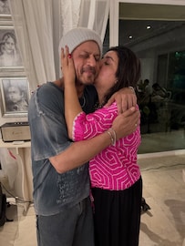 സംവിധാനം ചെയ്ത സിനിമകളുടെ തിയറ്റർ വരുമാനത്തേക്കാൾ കൂടുതൽ പണം യൂട്യൂബിൽ നിന്നും നേടിയ താരം