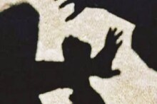 പുല്ലരിയുന്നതിനിടെ 14 കാരൻ ലൈംഗിക പീഡനം നടത്തിയ 40 കാരി മരിച്ചു; നാട്ടുകാർ ദേശീയ പാത ഉപരോധിച്ചു