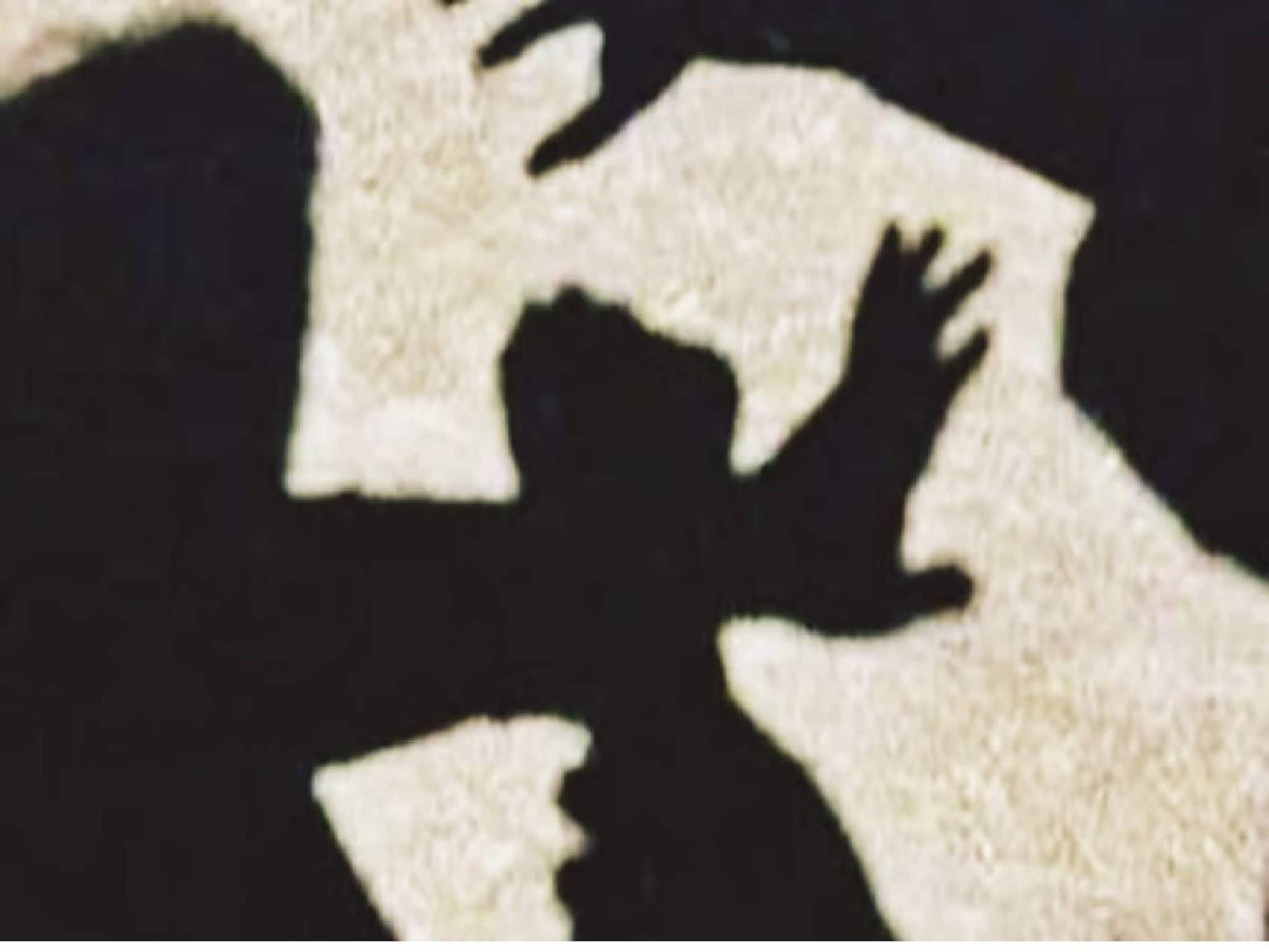 പുല്ലരിയുന്നതിനിടെ 14 കാരൻ ലൈംഗിക പീഡനം നടത്തിയ 40 കാരി മരിച്ചു; നാട്ടുകാർ ദേശീയ പാത ഉപരോധിച്ചു