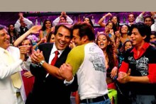 സെയ്‌ഫിനും സൽമാനുമൊപ്പം ധർമേന്ദ്ര നൃത്തം ചെയ്തതിനു പിന്നിലൊരു കഥയുണ്ട്; 'ഓം ശാന്തി ഓം' ക്യാമറയ്ക്ക് പിന്നിൽ